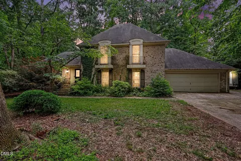 8804 N View Ct, Raleigh, NC 27613