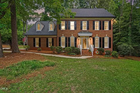 5217 Linksland Dr, Holly Springs, NC 27540