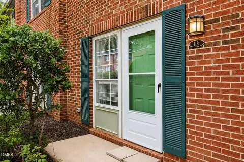 118 Friar Ln, Carrboro, NC 27510
