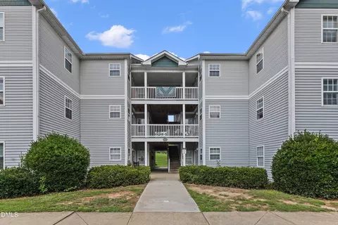 2010 Wolfmill Dr #104, Raleigh, NC 27603