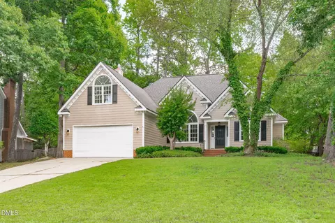 208 Hickory Glen Ln, Holly Springs, NC 27540