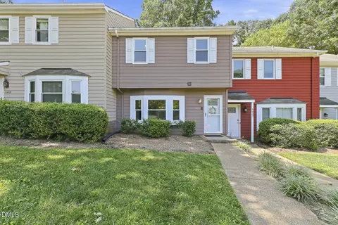 5435 Pine Top Cir, Raleigh, NC 27612