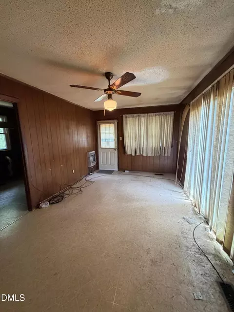 857 Newcombe Rd, Raleigh, NC 27610