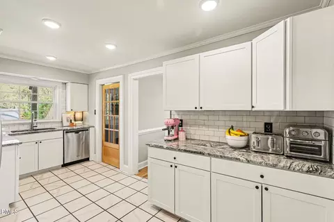 Kitchen - 910 S 2nd St, Smithfield, NC 27577 photo 2 of 5