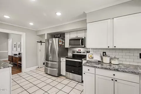 Kitchen - 910 S 2nd St, Smithfield, NC 27577 photo 5 of 5
