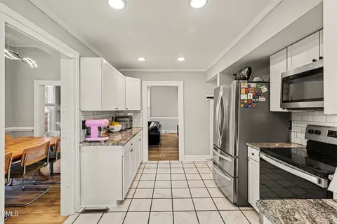 Kitchen - 910 S 2nd St, Smithfield, NC 27577 photo 4 of 5
