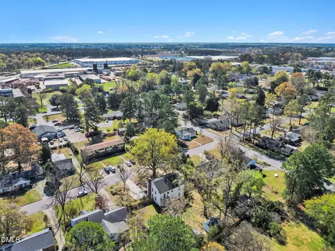 View/Area - 910 S 2nd St, Smithfield, NC 27577 photo 2 of 3