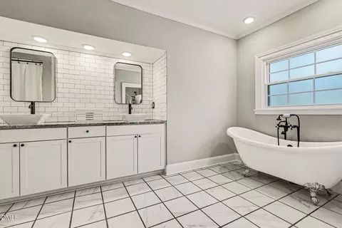 Bath - 910 S 2nd St, Smithfield, NC 27577 photo 3 of 4