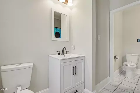Bath - 910 S 2nd St, Smithfield, NC 27577 photo 2 of 4