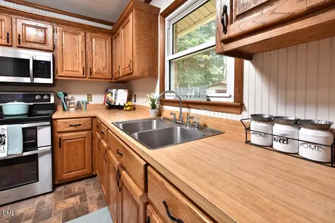1012 Arthur Dr, Graham, NC 27253 photo 17