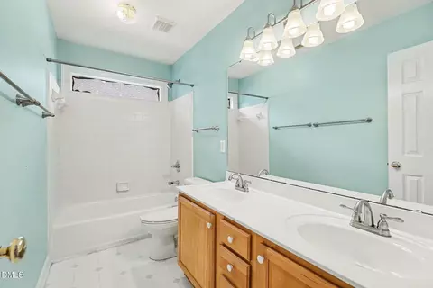 Bath - 3 Monteith Ct, Durham, NC 27713 photo 4 of 5