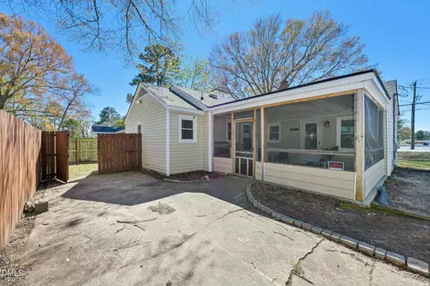 Exterior - 712 Fairground Rd, Dunn, NC 28334 photo 6 of 7