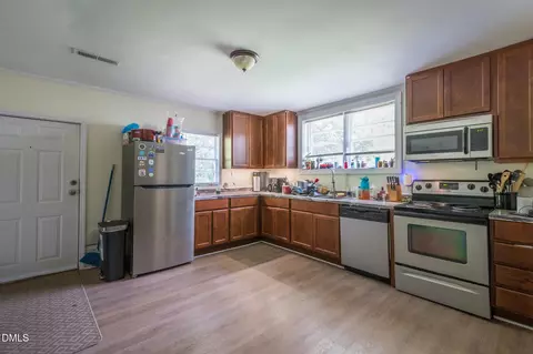 519 E Walnut Ave, Wake Forest, NC 27587 photo 2