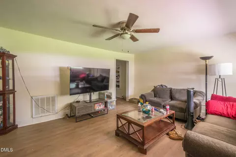 519 E Walnut Ave, Wake Forest, NC 27587 photo 4