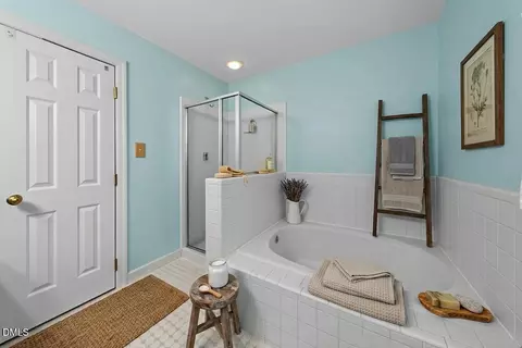 Bath - 5100 Stardust Dr, Durham, NC 27712 photo 5 of 5