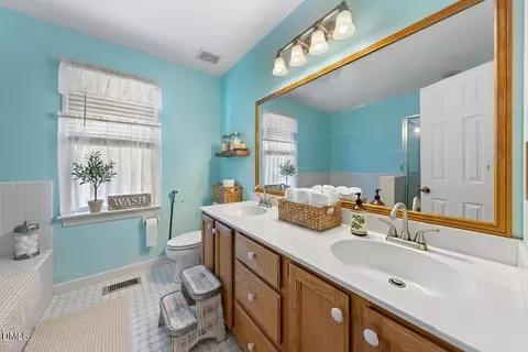 Bath - 5100 Stardust Dr, Durham, NC 27712 photo 3 of 5