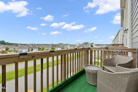 6638 Perry Creek Rd, Raleigh, NC 27616