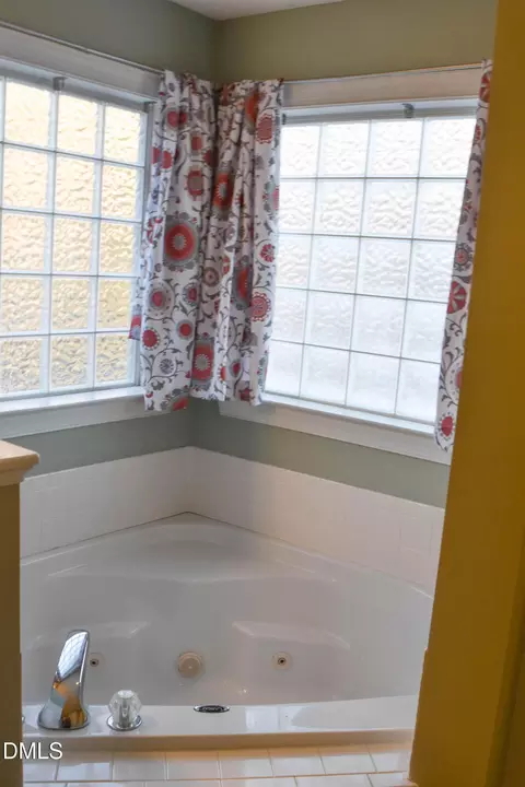 Bath - 5908 Deep Spring Cir, Wake Forest, NC 27587 photo 4 of 7