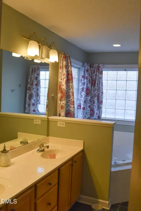 Bath - 5908 Deep Spring Cir, Wake Forest, NC 27587 photo 2 of 7