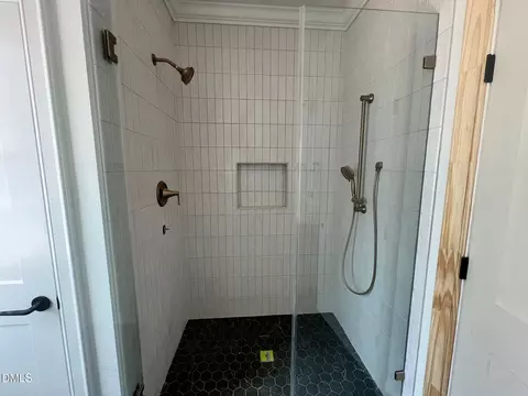 Bath - 1320 Eldon Cir, Durham, NC 27707 photo 2 of 9