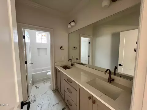 Bath - 1320 Eldon Cir, Durham, NC 27707 photo 4 of 9