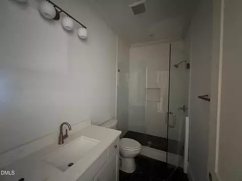 Bath - 1320 Eldon Cir, Durham, NC 27707 photo 5 of 9
