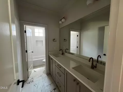 Bath - 1320 Eldon Cir, Durham, NC 27707 photo 4 of 10
