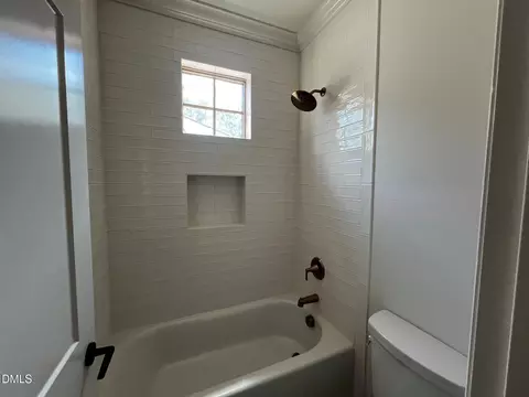 Bath - 1320 Eldon Cir, Durham, NC 27707 photo 5 of 10