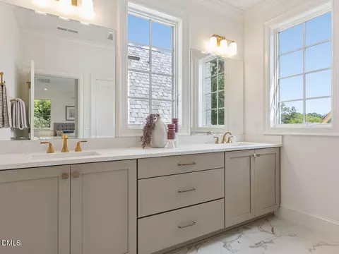 Bath - 1330 Eldon Cir, Durham, NC 27707 photo 2 of 7