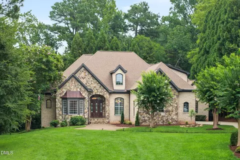 6116 Crescent Knoll Dr, Raleigh, NC 27614