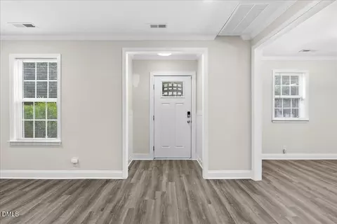 Entry Way - 426 Mitchell St, Henderson, NC 27536 photo 1 of 4
