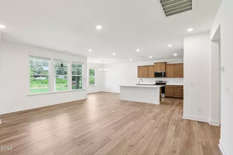 552 Hipwood Dr, Zebulon, NC 27597