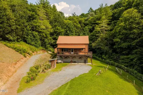 628 Roberts Rd, Laurel Springs, NC 28644
