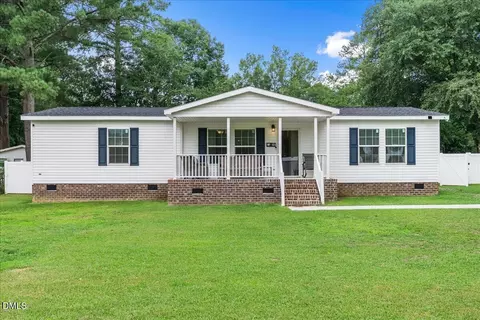 87 Matthews St, Roanoke Rapids, NC 27870