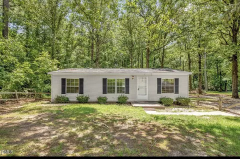 354 Rainey Dr, Spring Lake, NC 28390