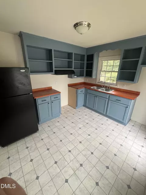 594 Robert Norris Rd, Roxboro, NC 27574 photo 2