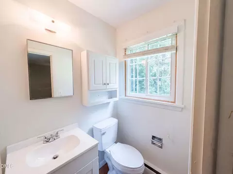 Bath - 810 Beaver Dam Rd, Raleigh, NC 27607 photo 3 of 3