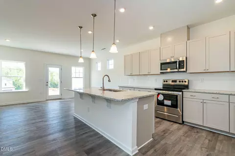 Kitchen - 165 Democracy Dr, Smithfield, NC 27577 photo 4 of 4
