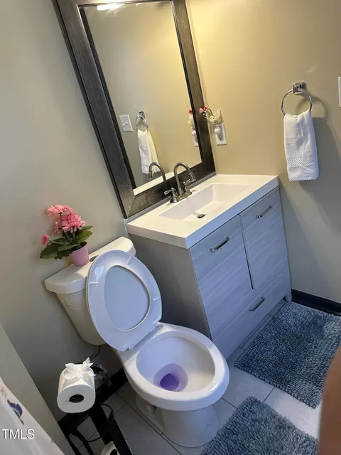 Bath - 312 End Ave, Durham, NC 27703 photo 2 of 2
