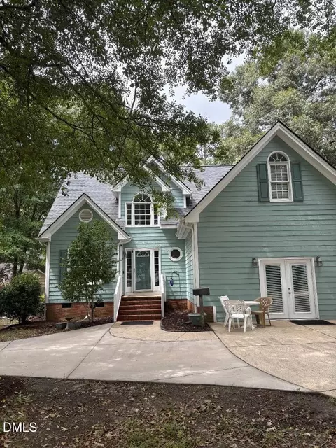 300 Powhatan Dr, Fuquay Varina, NC 27526