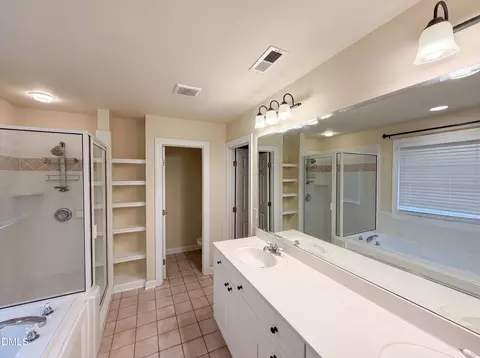 Bath - 7301 Lakefall Dr, Wake Forest, NC 27587 photo 1 of 2