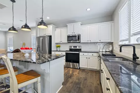 Kitchen - 197 E Dentaires Way, Willow Spring, NC 27592 photo 4 of 6