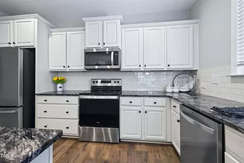 Kitchen - 197 E Dentaires Way, Willow Spring, NC 27592 photo 5 of 6