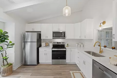 1413 Mapleside Ct, Raleigh, NC 27609