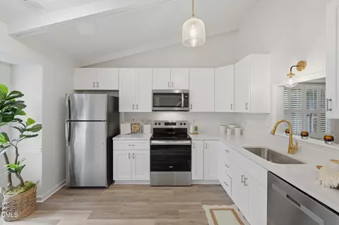1413 Mapleside Ct, Raleigh, NC 27609