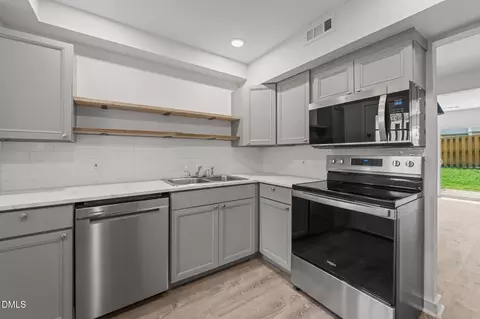 220 Elizabeth St #E4, Chapel Hill, NC 27514