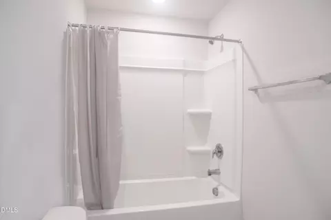 Bath - 44 Edgemont Ave, Roxboro, NC 27573 photo 1 of 1