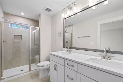 Bath - 530 Plumleaf Ln, Durham, NC 27703 photo 3 of 5