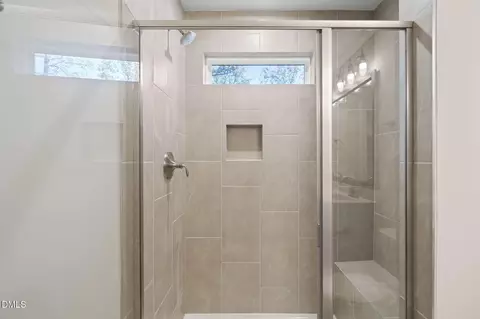Bath - 530 Plumleaf Ln, Durham, NC 27703 photo 4 of 5