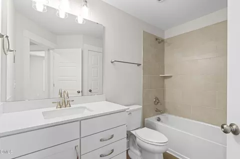 Bath - 530 Plumleaf Ln, Durham, NC 27703 photo 5 of 5